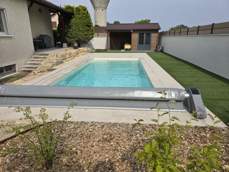 Réalisation d'une piscine avec aménagement extérieurs à Château Gaillard , Ambérieu-en-Bugey, Slow Concept