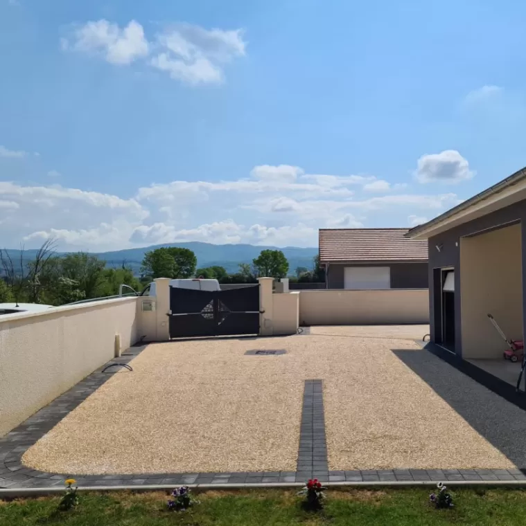 Création & Aménagement d’une cours extérieur à Ambronay, Ambérieu-en-Bugey, Slow Concept