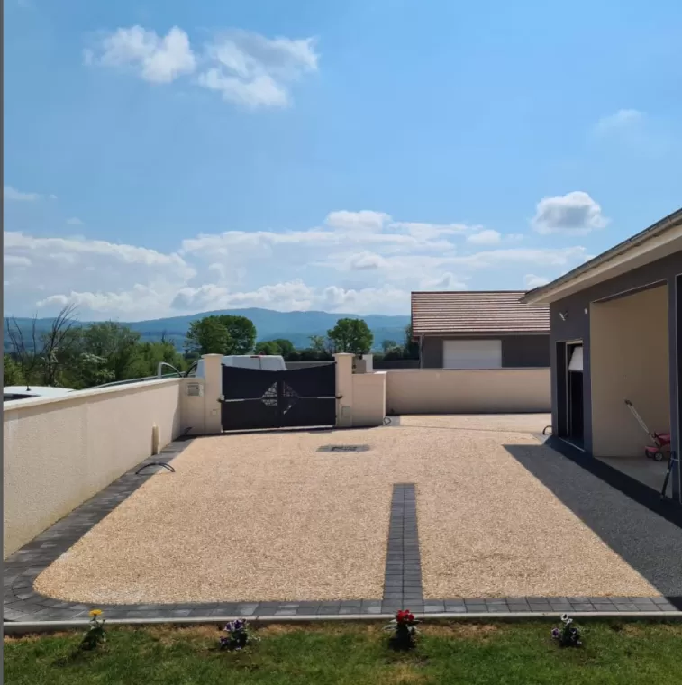 Création & Aménagement d’une cour extérieur à Bourg-en-Bresse