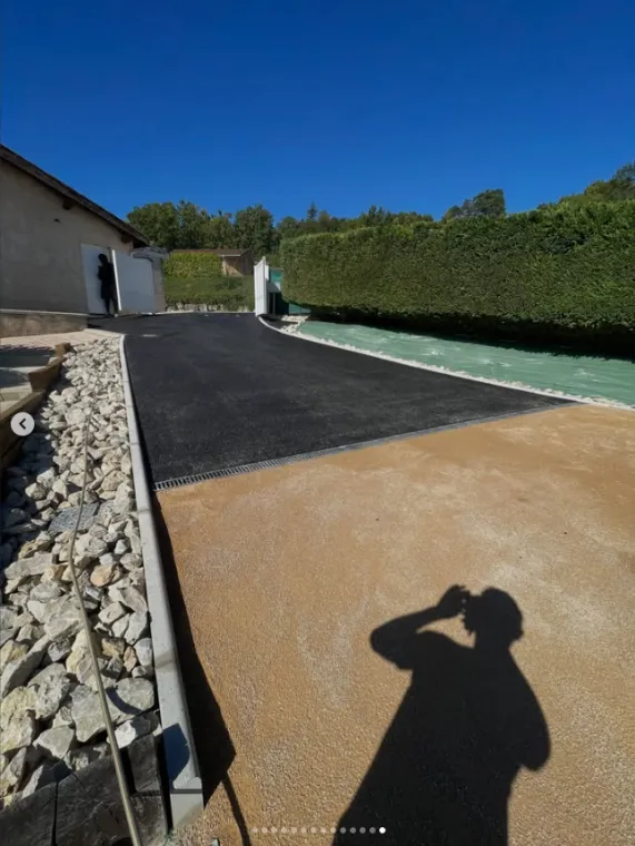 Réfection de cour en enrobé vers Ambérieu-en-Bugey, Ambérieu-en-Bugey, Slow Concept