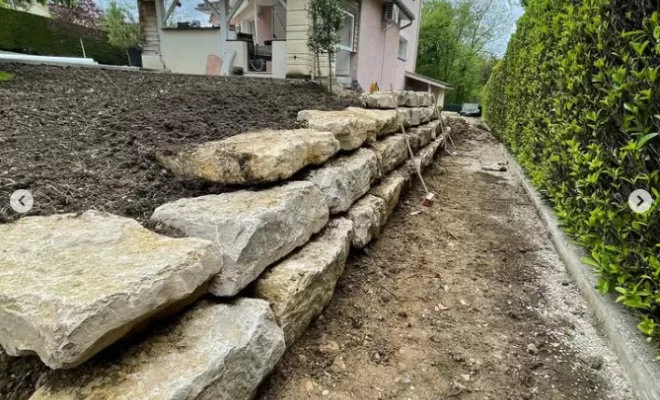 Aménagement extérieur avec enrochement à Ambérieu-en-Bugey, Ambérieu-en-Bugey, Slow Concept