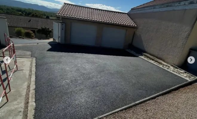 Réfection de cour en enrobé vers Ambérieu-en-Bugey, Ambérieu-en-Bugey, Slow Concept